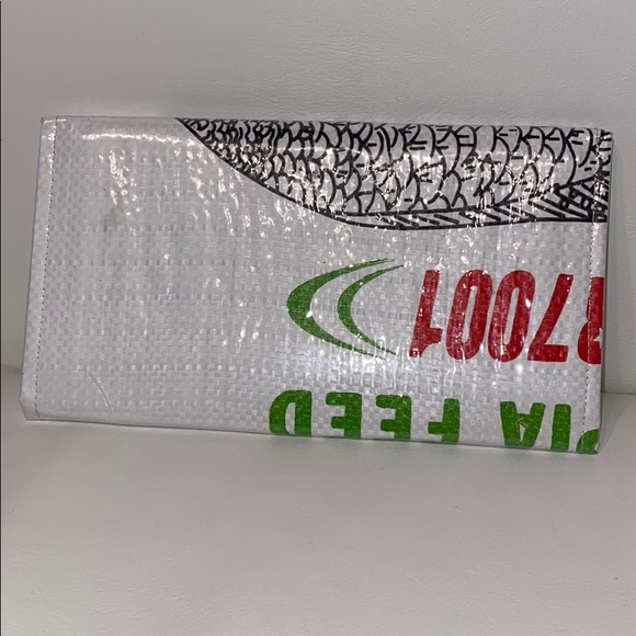 Torrain Vegan Recycled Clutch Wallet - Picture 2 of 8